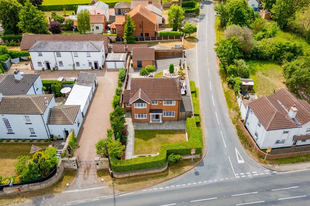 Property photo 3 of 35