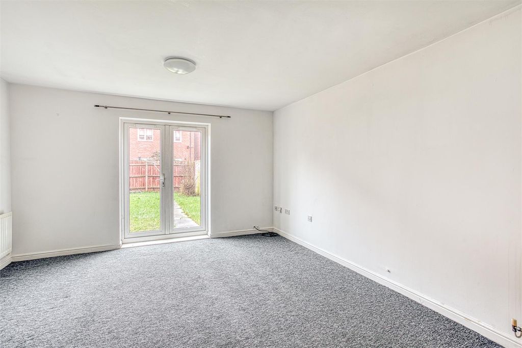 Property photo 3 of 13 316A2890_Hdr.Jpg