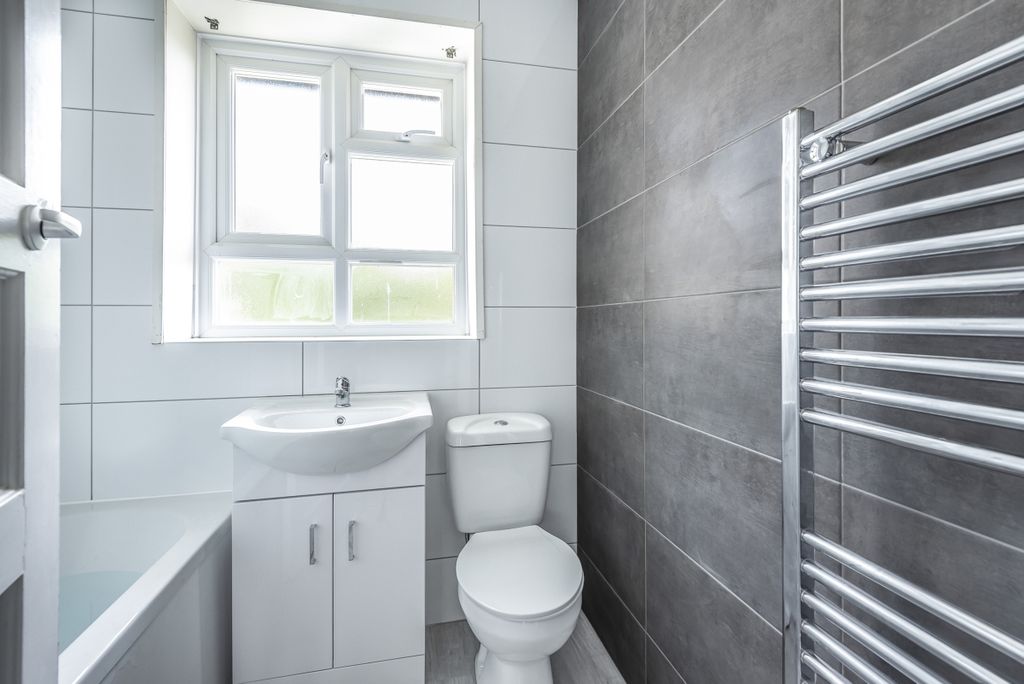 Property photo 2 of 7 486703 (6)