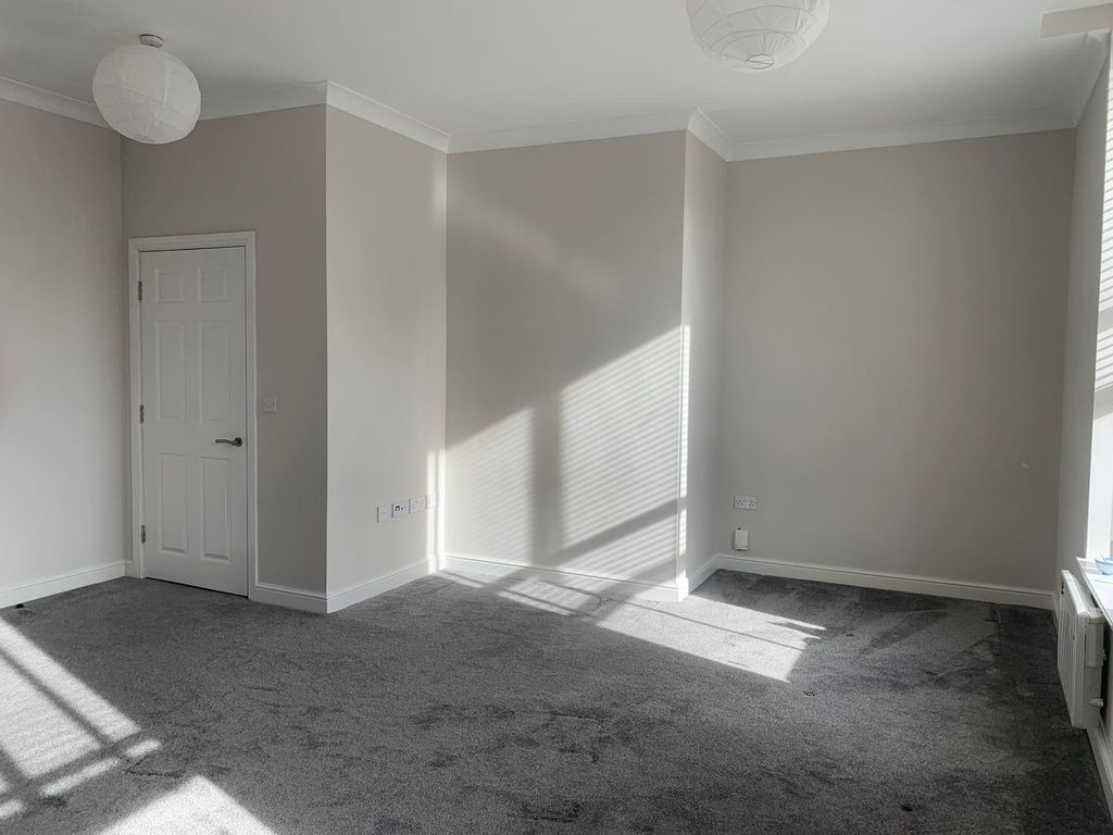 Property photo 3 of 8 Living Room