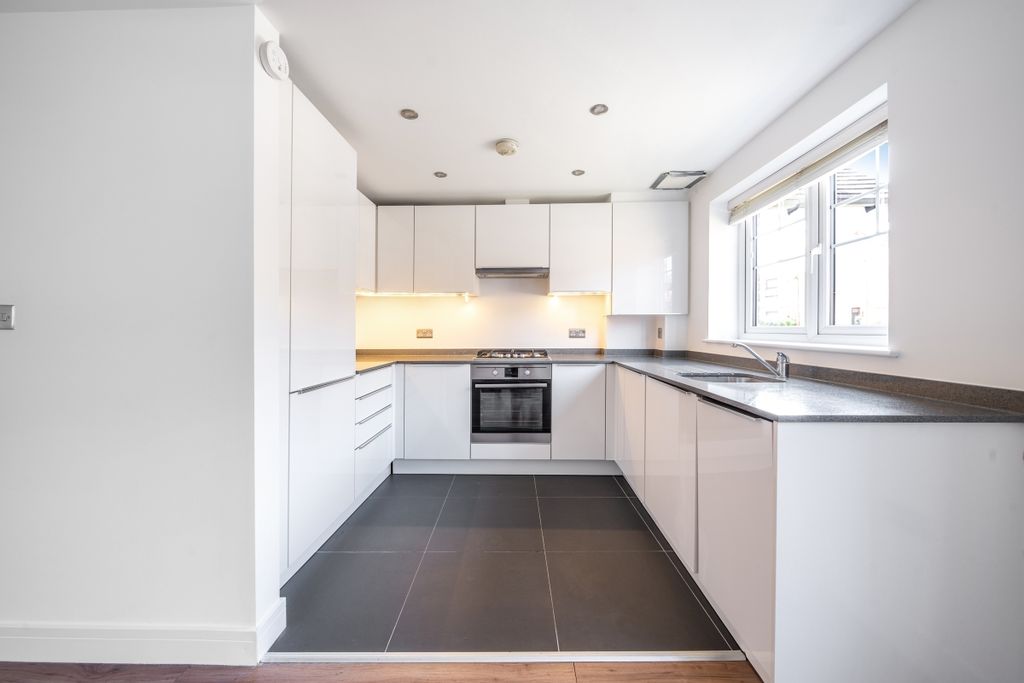Property photo 3 of 17 1164670 (5)