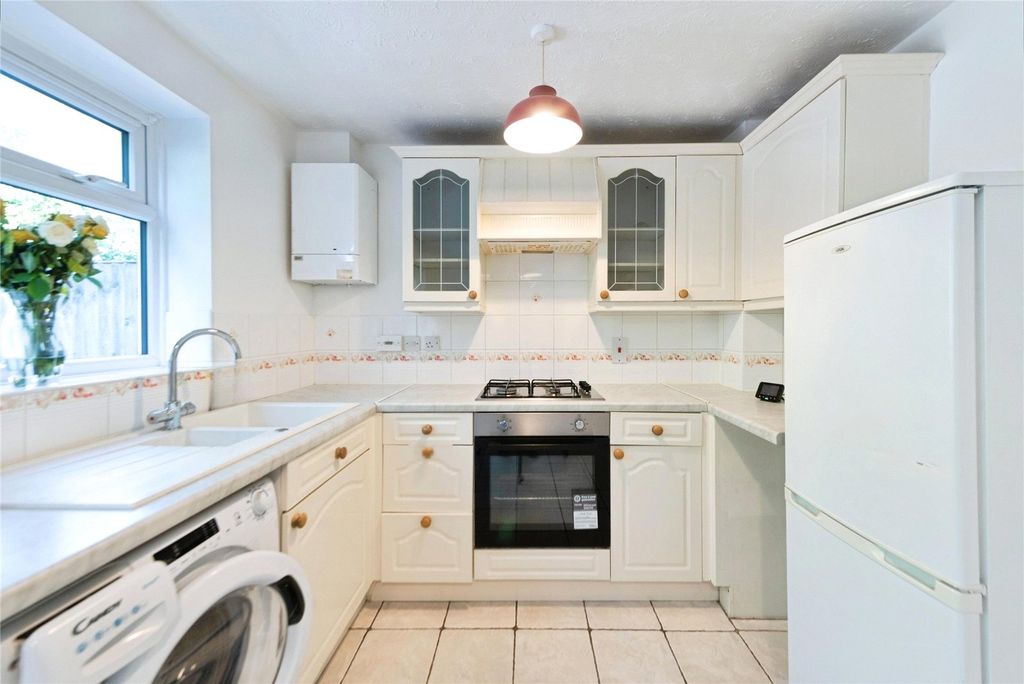 Property photo 2 of 14 Picture No. 11