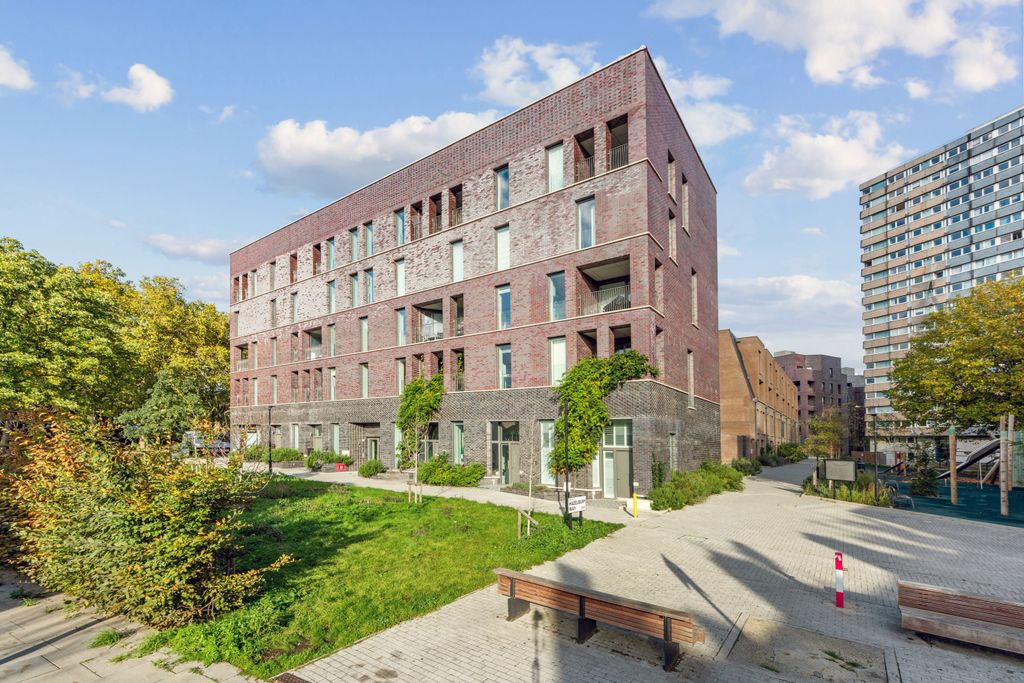 Property photo 1 of 12