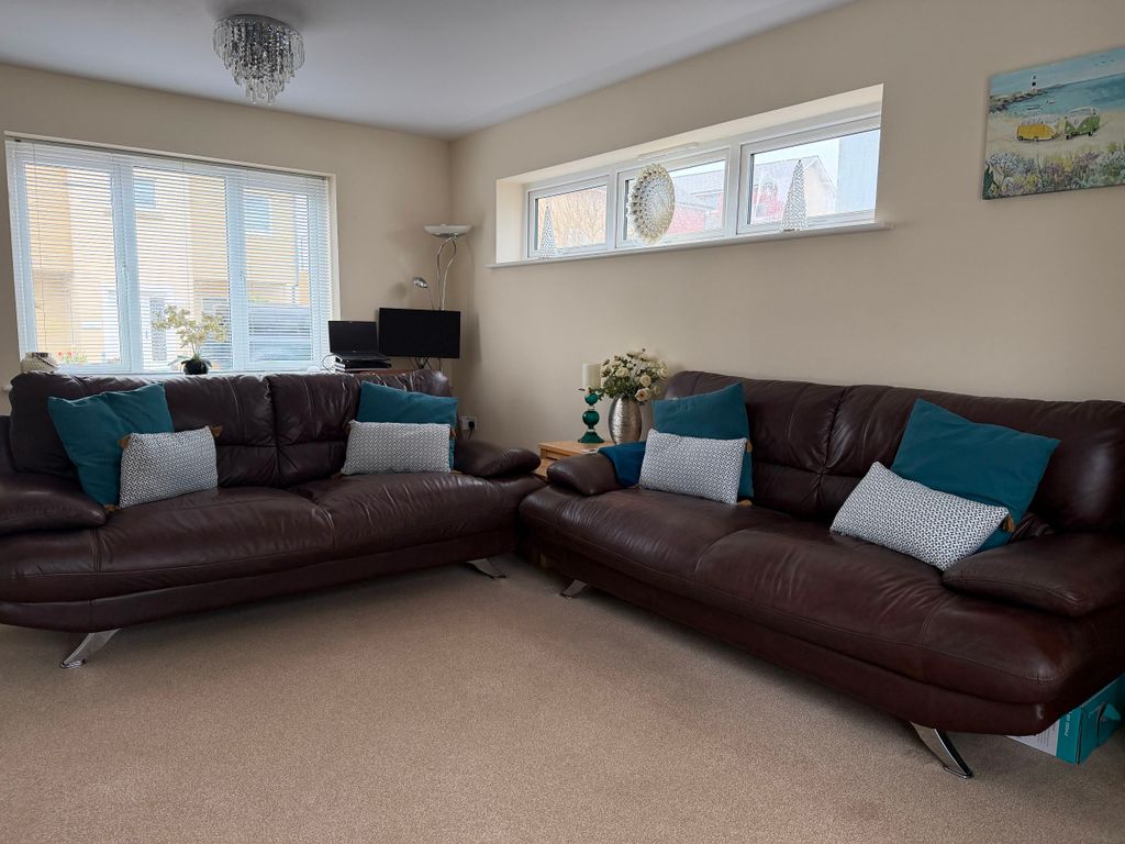 Property photo 2 of 26