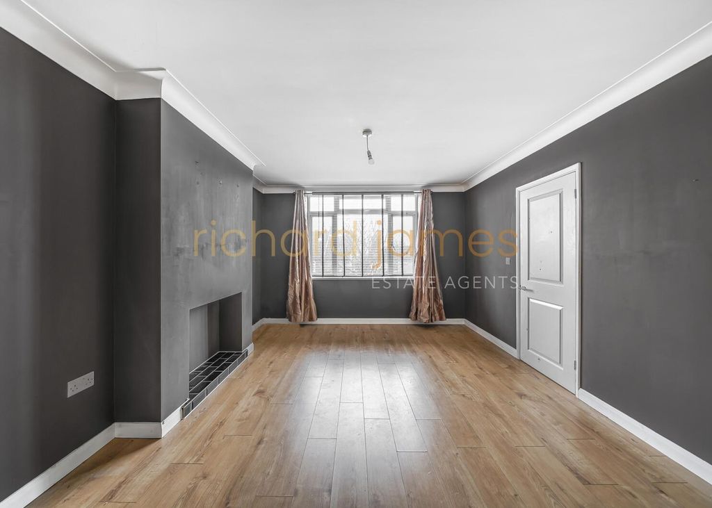 Property photo 3 of 14 2A6E5c6c-1B2E-449E-B45A-62Abc4B5d362.Jpg