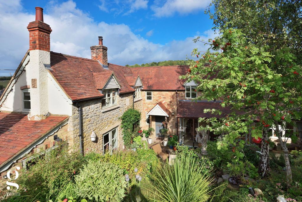 Property photo 2 of 47