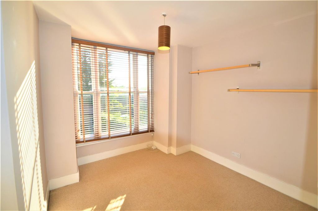 Property photo 2 of 3 Bushfields Ig10