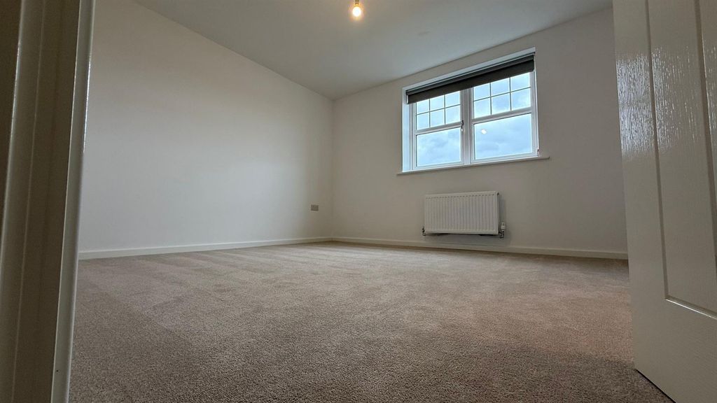 Property photo 3 of 26 0Be0984c-0c5c-461B-A649-163680A5Be28.Jpg