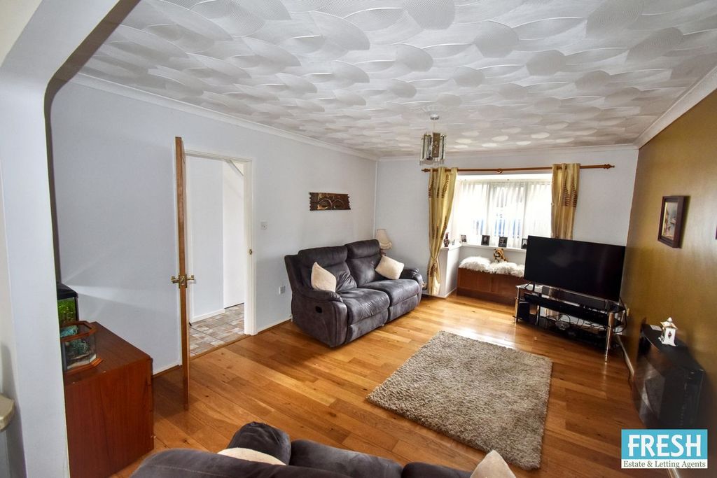 Property photo 2 of 37