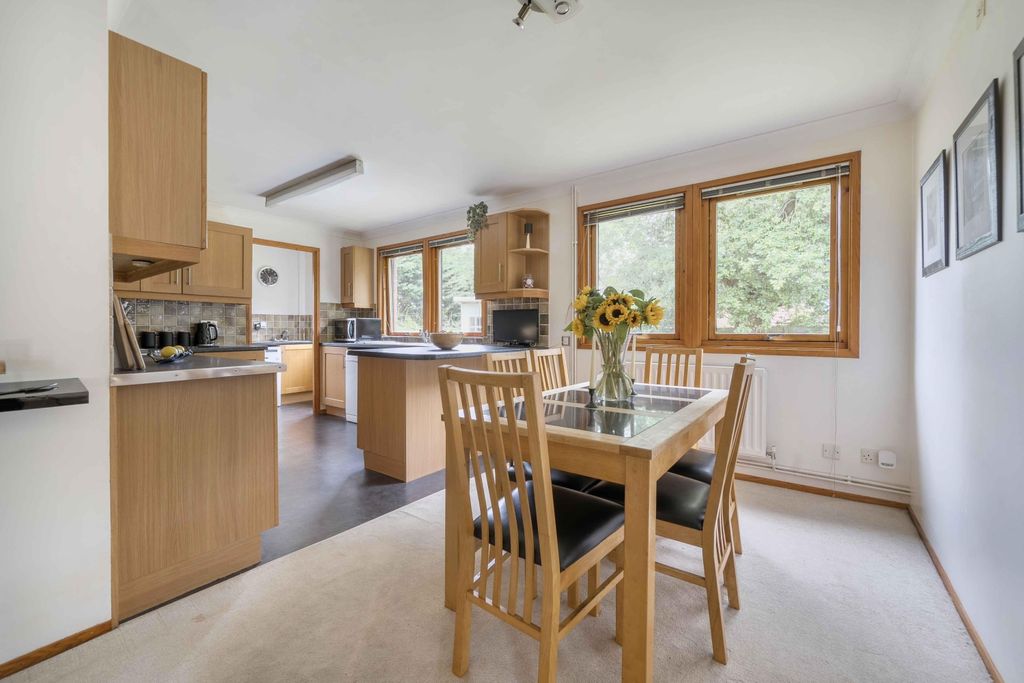 Property photo 2 of 21 Kitchen Diner