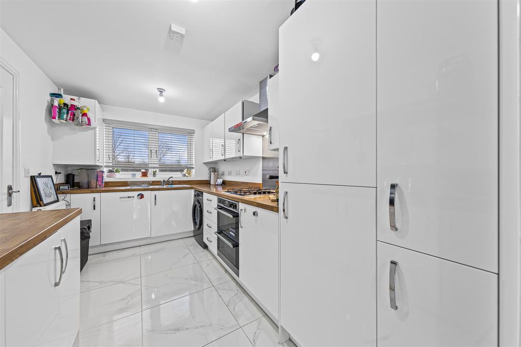 Property photo 3 of 27 60Longhorndrweb13.Jpg