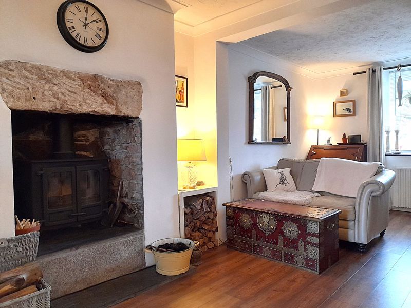 Property photo 3 of 27 Lounge