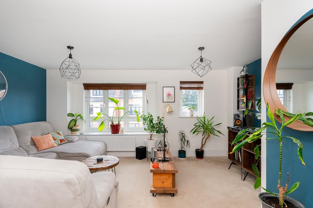 Property photo 1 of 41 4M4Dbr - Living Room F.Jpg