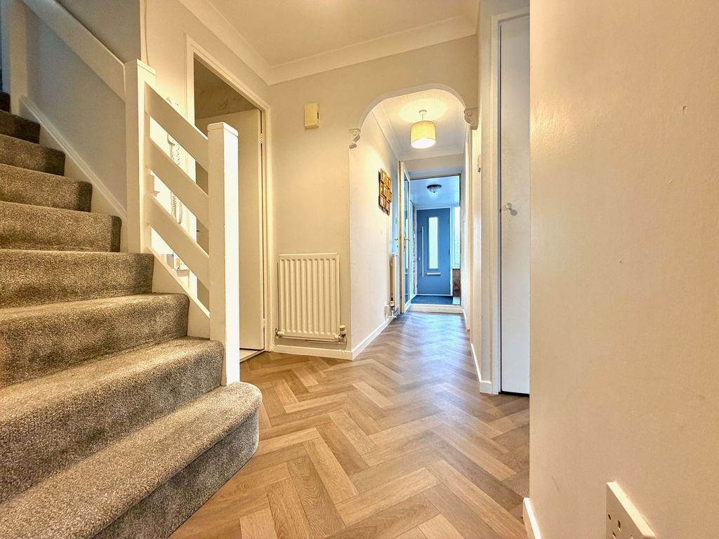 Property photo 2 of 25