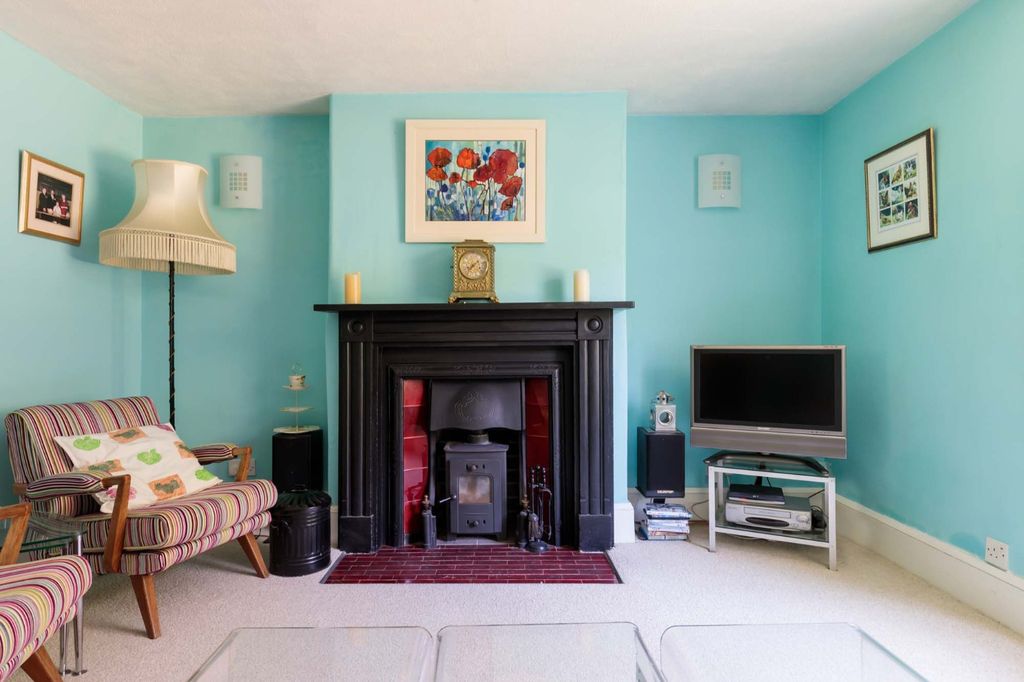 Property photo 3 of 23