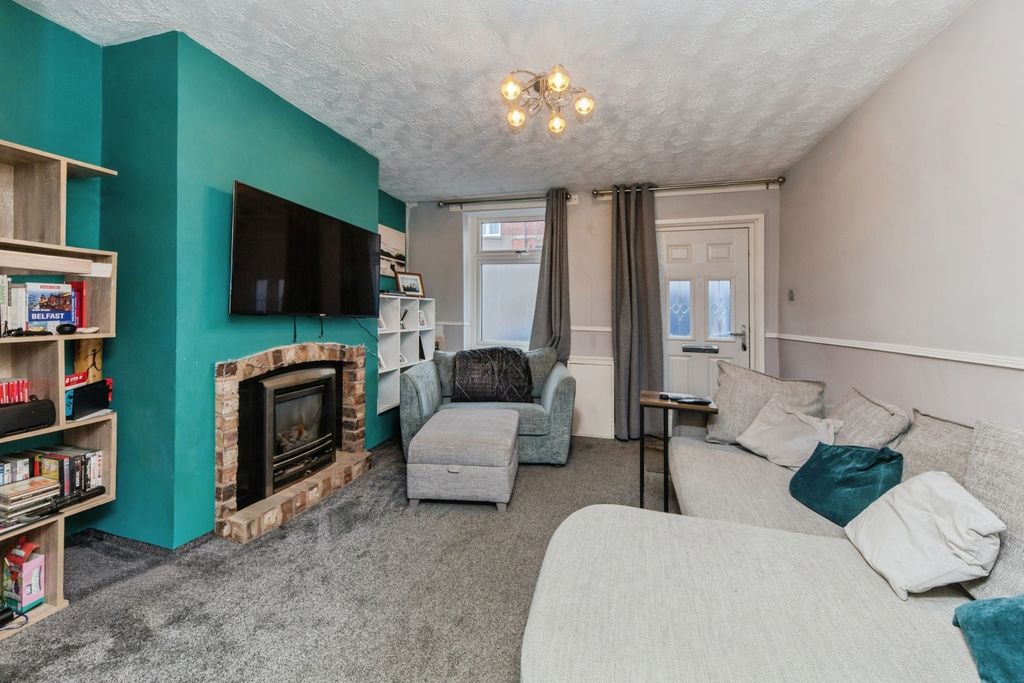 Property photo 3 of 16 Pbox-Img.Jpg