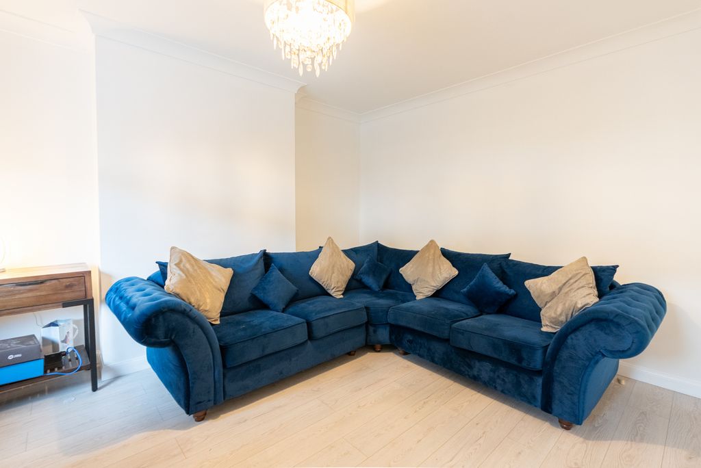 Property photo 3 of 40 Gallery