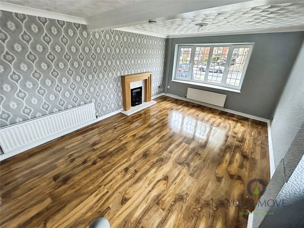Property photo 2 of 16 Lounge