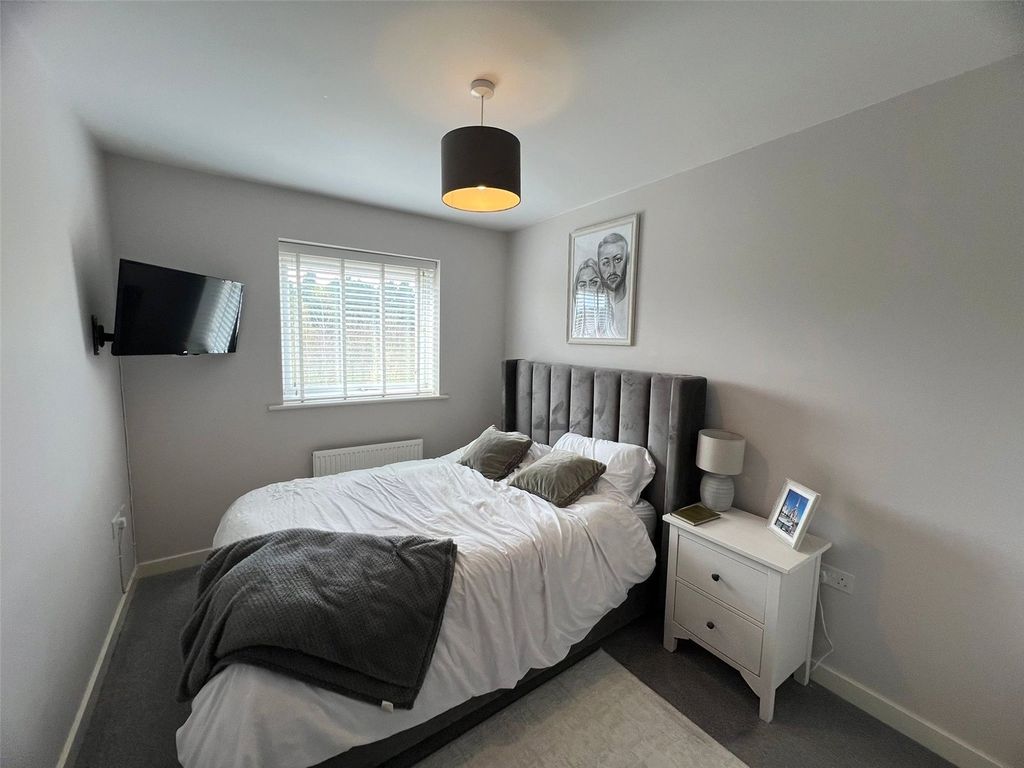 Property photo 2 of 12 Picture No. 25