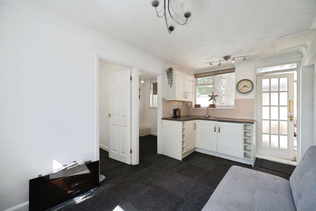 Property photo 2 of 10 Pbox-Img.Jpg
