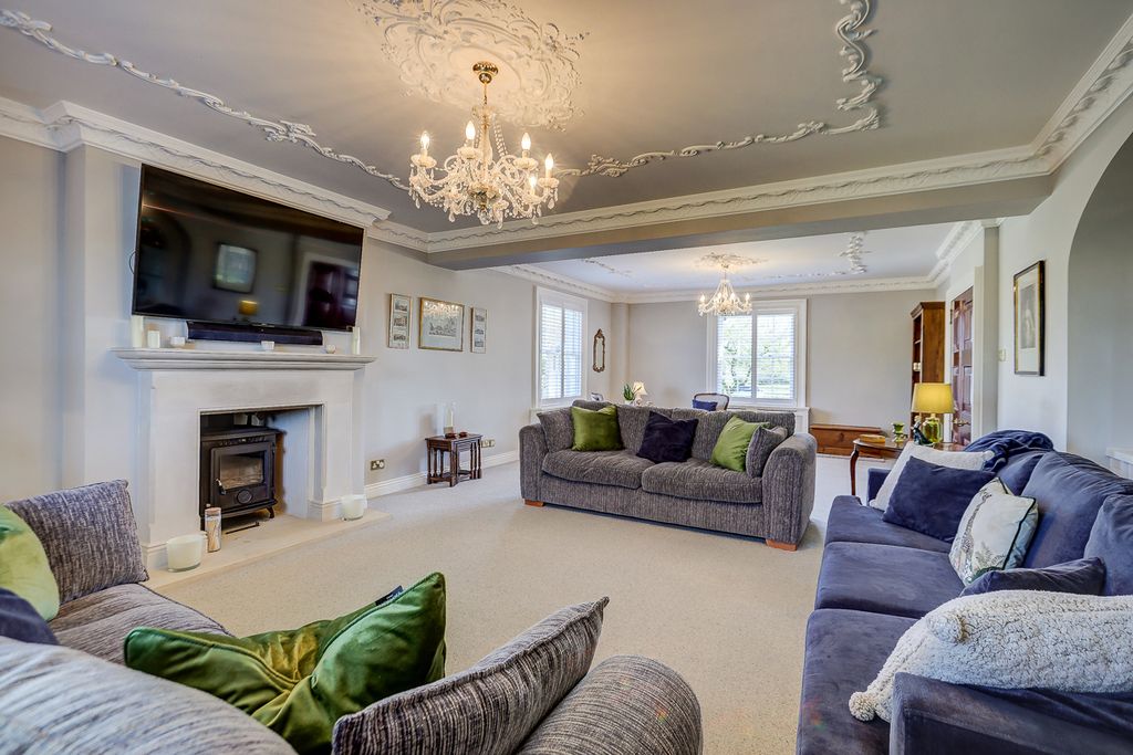 Property photo 3 of 32 Picture No. 21