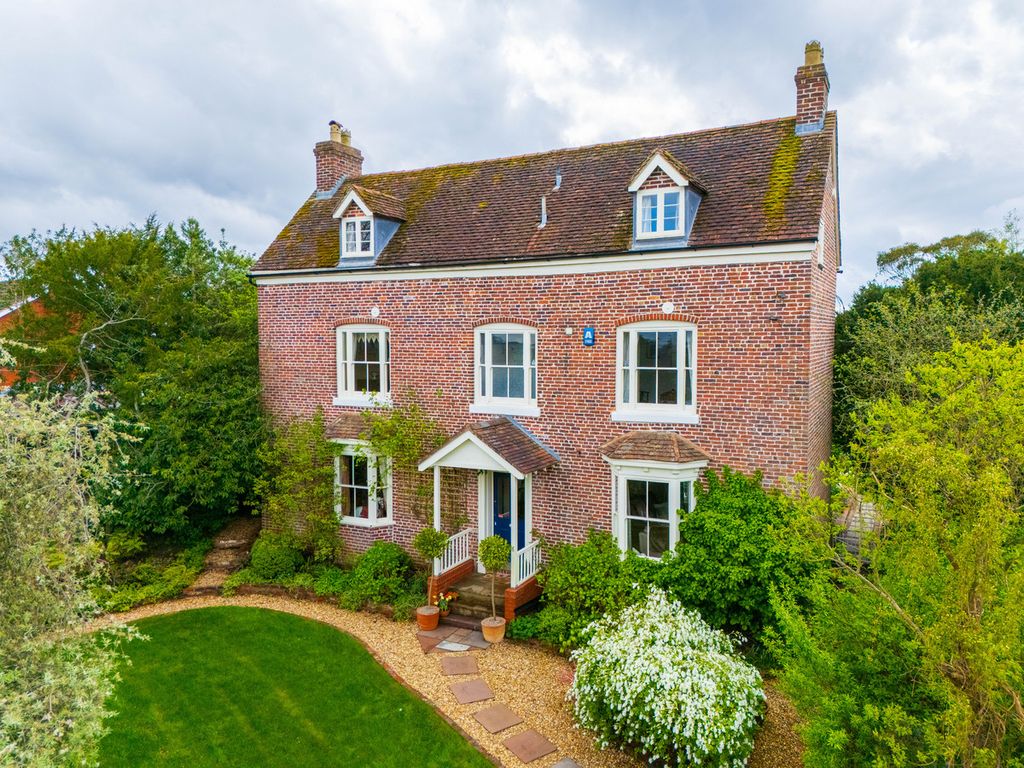 Property photo 1 of 33