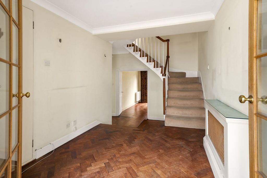 Property photo 2 of 12 Entrance