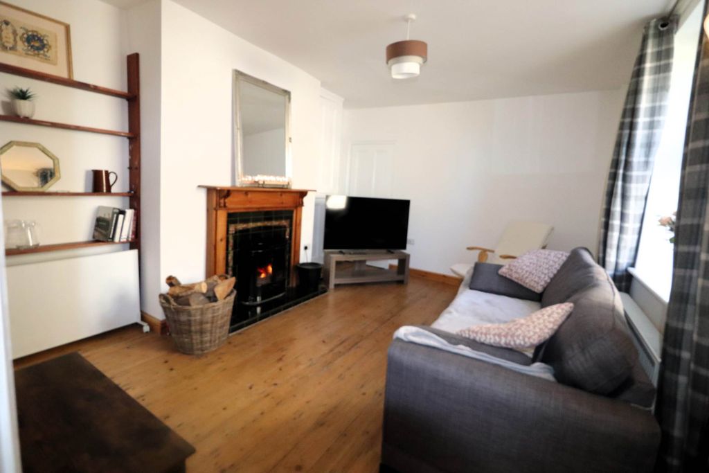 Property photo 2 of 14