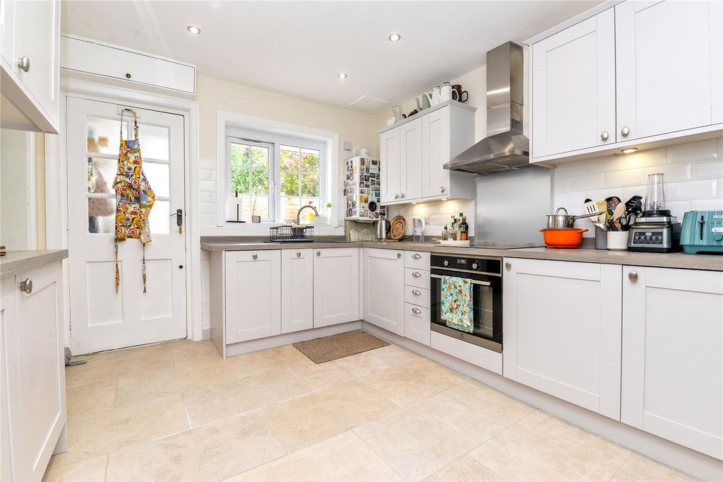 Property photo 2 of 18 Picture No. 22