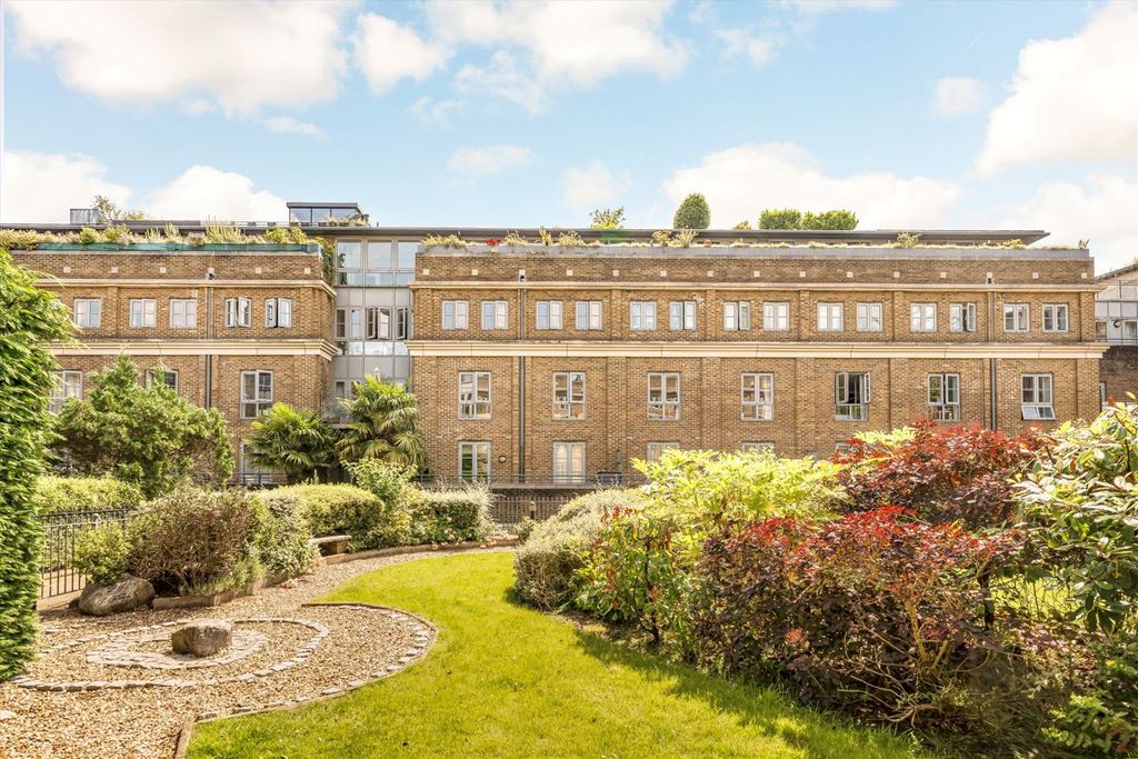 Property photo 1 of 8