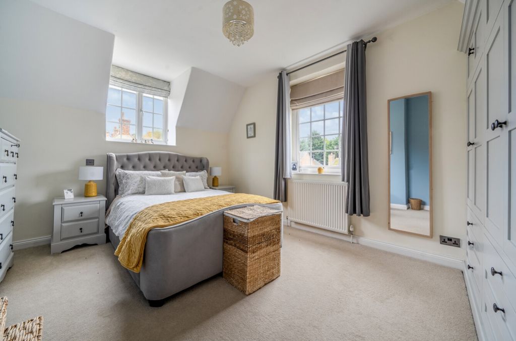 Property photo 2 of 26 1368839-14-68ee8B2111Fe7