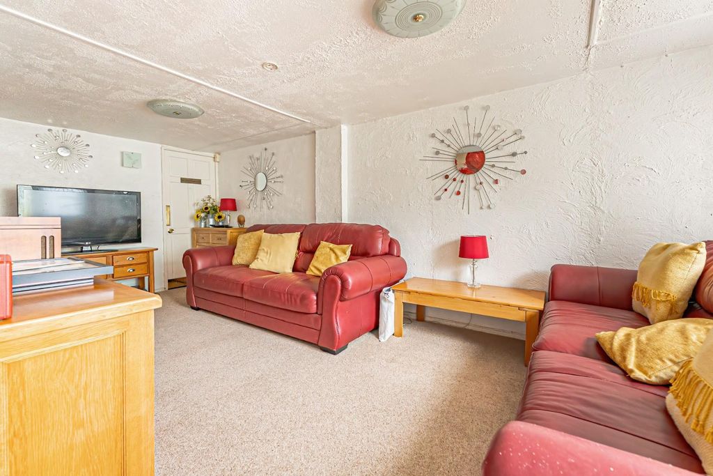 Property photo 2 of 23