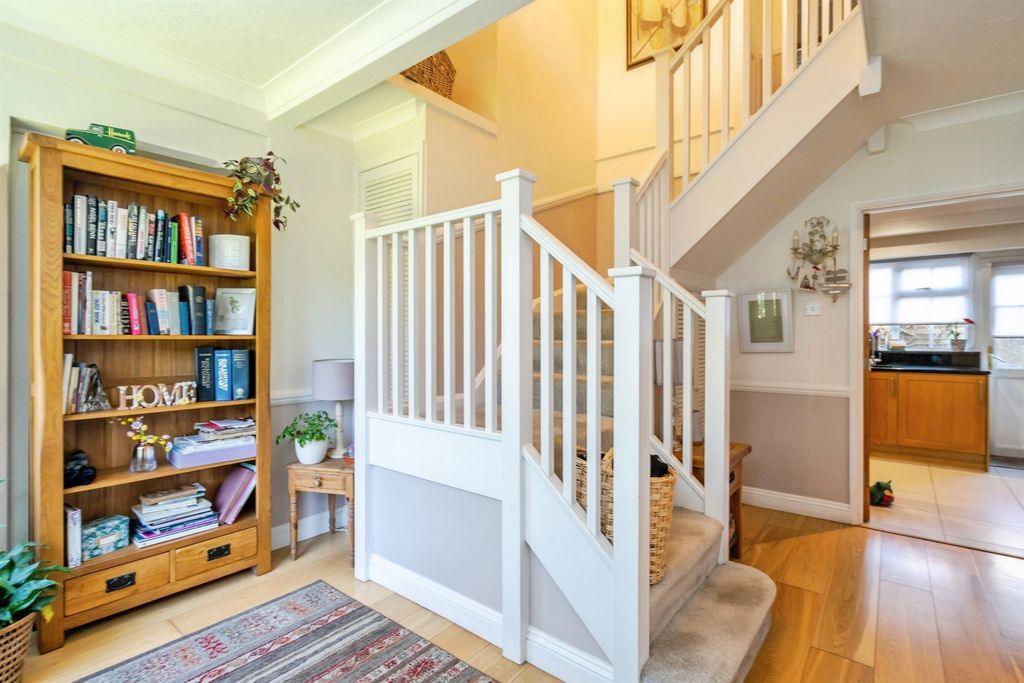 Property photo 2 of 17