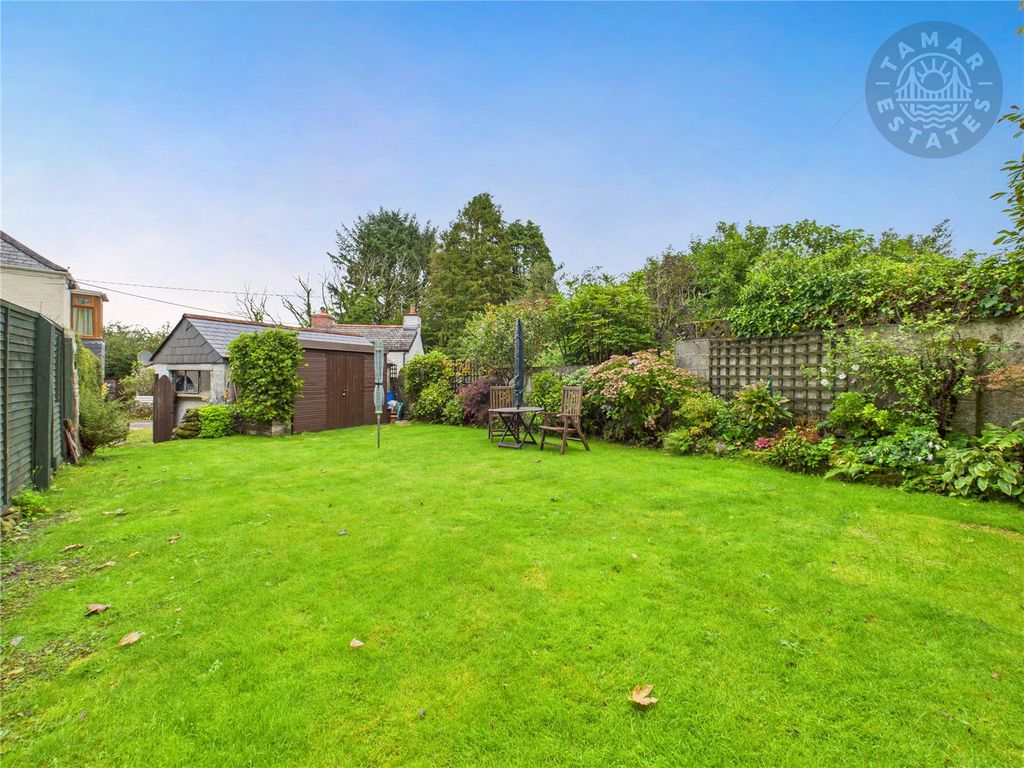 Property photo 3 of 18 Garden