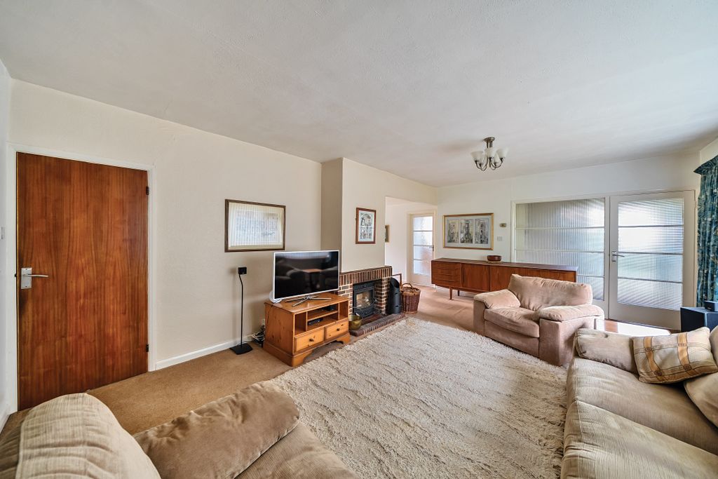 Property photo 2 of 27