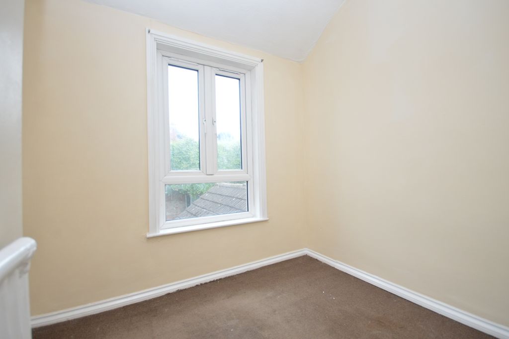 Property photo 3 of 8 Bedroom