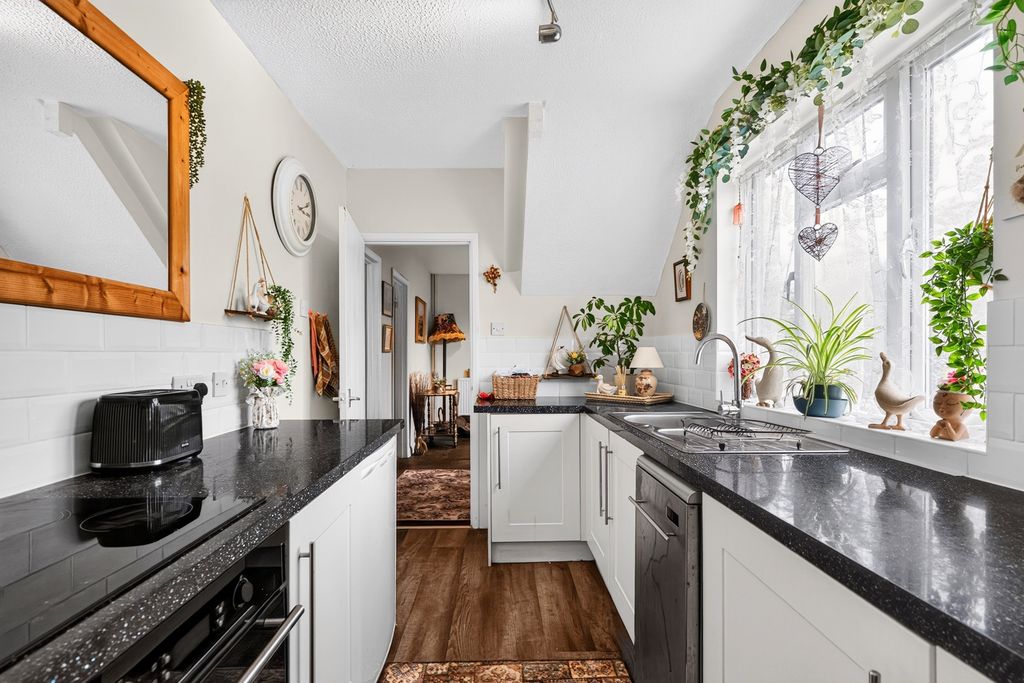 Property photo 2 of 21 Pbox-Img.Jpg