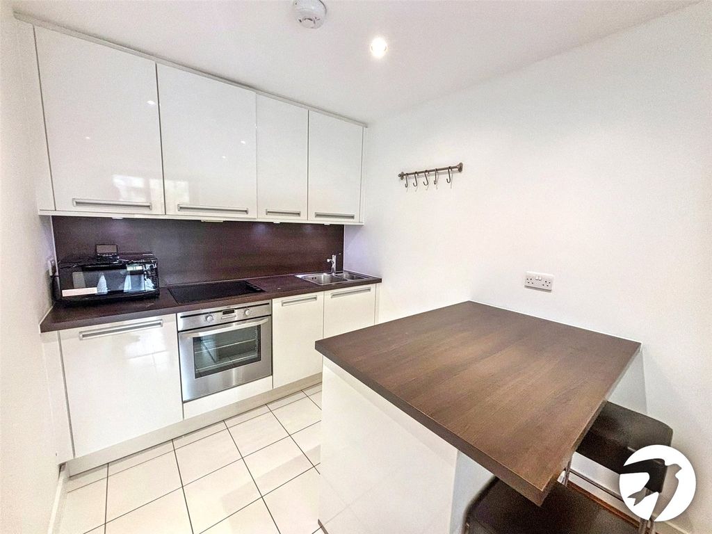 Property photo 3 of 6 Kitchen