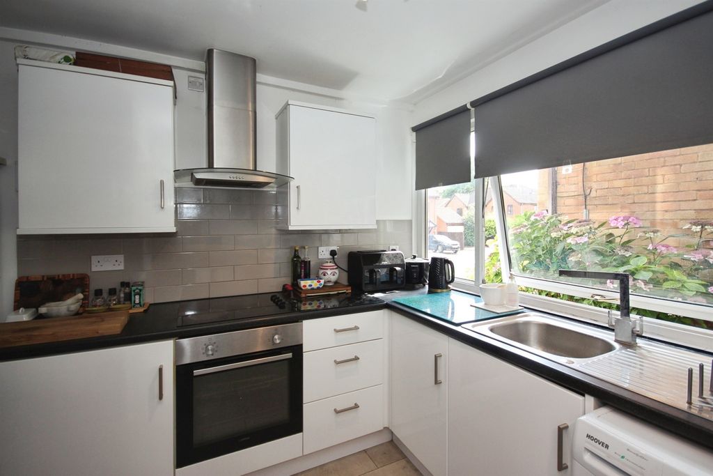 Property photo 3 of 17