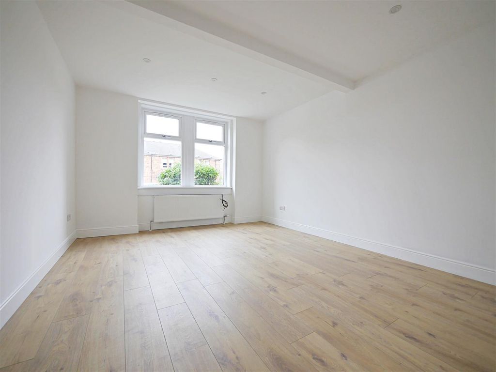 Property photo 2 of 8 P2120188.Jpg