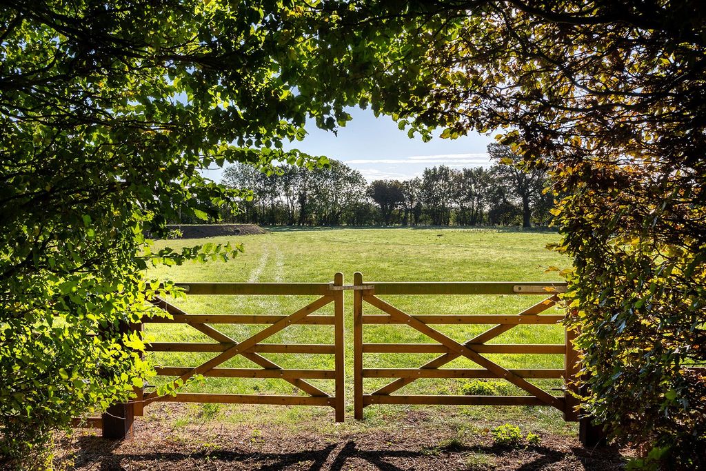 Additional image 24 of 8 bed detached house for saleWoodlands St. Mary, Hungerford, Berkshire RG17