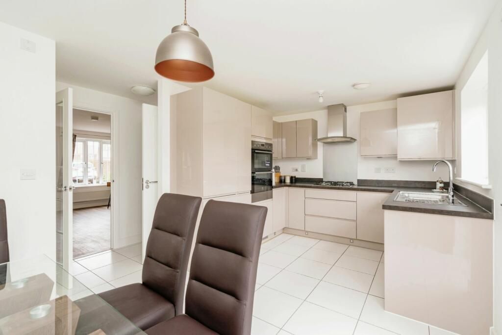 Property photo 3 of 12 Kitchen Diner