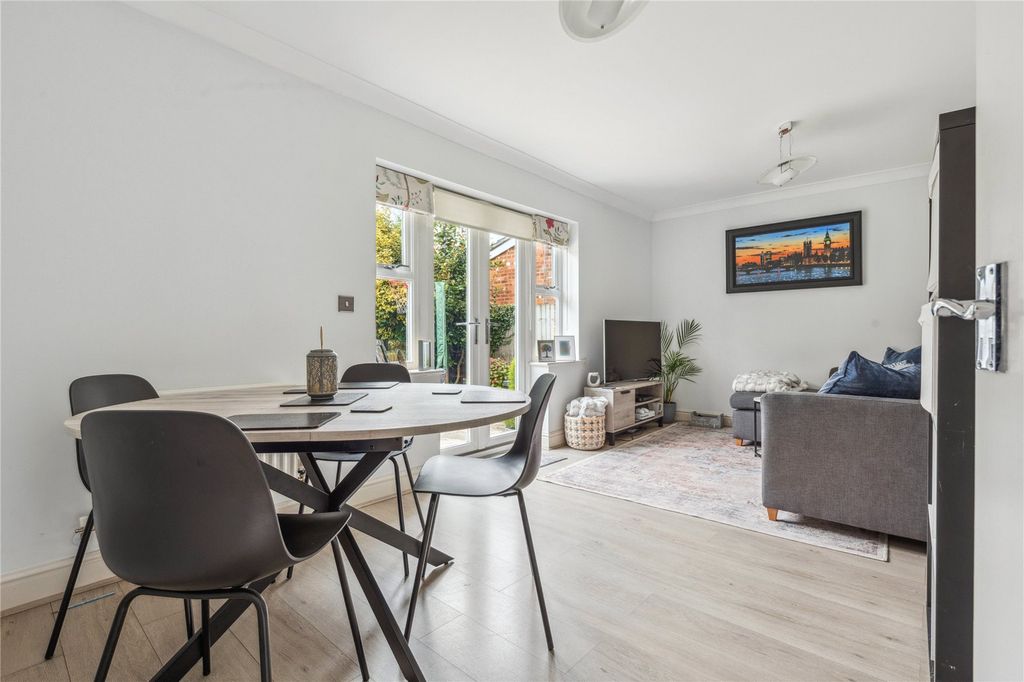 Property photo 2 of 12 Picture No. 27