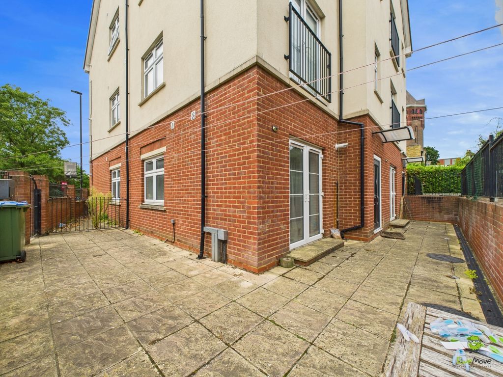 Property photo 2 of 10 Cam02615G0-Pr0105-Still009