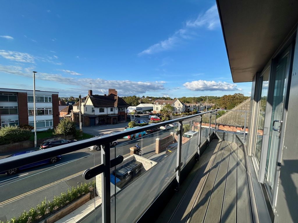 Property photo 2 of 10 Balcony