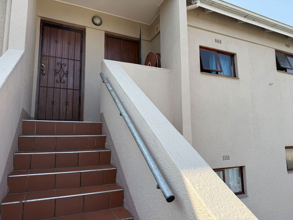 Property photo 2 of 16 1Pm1720106