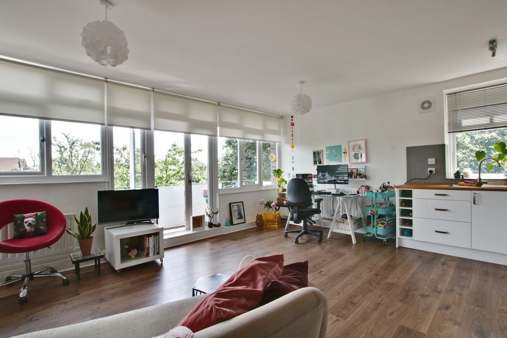 Property photo 1 of 14 1598811