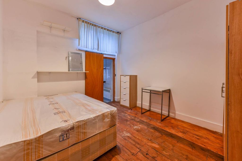 Property photo 2 of 5