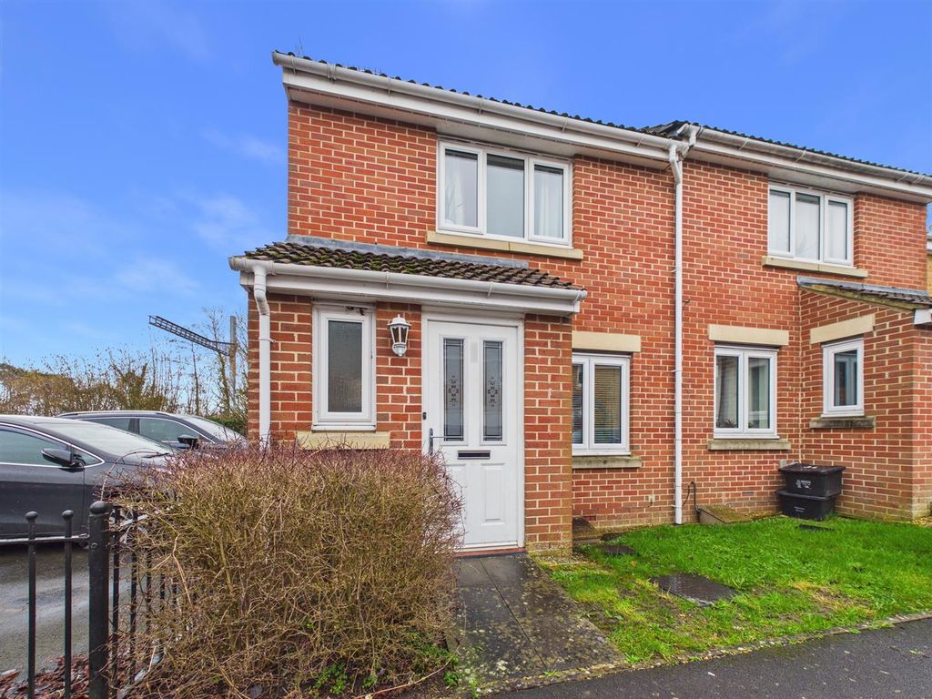 Property photo 1 of 10 Front Aspect