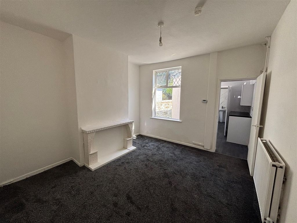 Property photo 3 of 9 3.Jpg